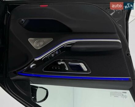 Черный Мерседес С Класс, объемом двигателя 3.98 л и пробегом 22 тыс. км за 125000 $, фото 32 на Automoto.ua