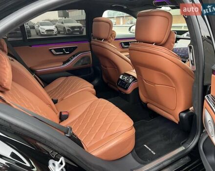 Чорний Мерседес С Клас, об'ємом двигуна 3.98 л та пробігом 18 тис. км за 165000 $, фото 27 на Automoto.ua