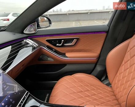 Чорний Мерседес С Клас, об'ємом двигуна 3.98 л та пробігом 18 тис. км за 165000 $, фото 24 на Automoto.ua