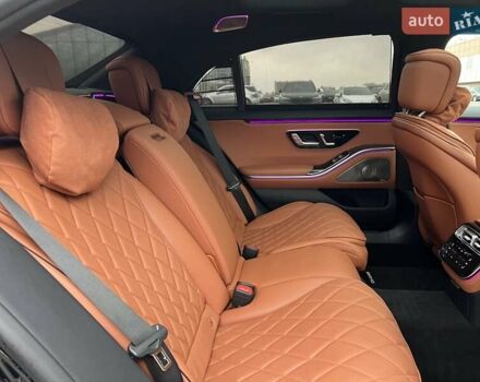 Чорний Мерседес С Клас, об'ємом двигуна 3.98 л та пробігом 18 тис. км за 165000 $, фото 28 на Automoto.ua