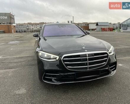 Чорний Мерседес С Клас, об'ємом двигуна 3.98 л та пробігом 18 тис. км за 165000 $, фото 3 на Automoto.ua