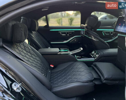 Черный Мерседес С Класс, объемом двигателя 3.98 л и пробегом 7 тыс. км за 229000 $, фото 43 на Automoto.ua