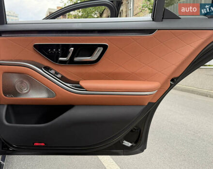 Чорний Мерседес С Клас, об'ємом двигуна 2.99 л та пробігом 17 тис. км за 180000 $, фото 59 на Automoto.ua