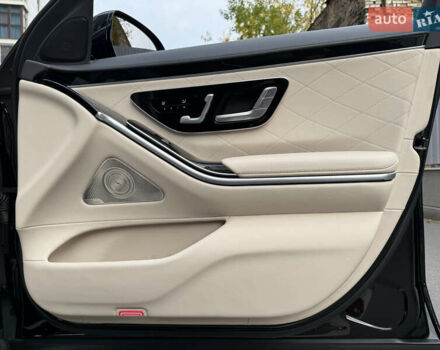 Черный Мерседес С Класс, объемом двигателя 3.98 л и пробегом 46 тыс. км за 178000 $, фото 56 на Automoto.ua