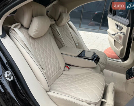 Черный Мерседес С Класс, объемом двигателя 3.98 л и пробегом 46 тыс. км за 178000 $, фото 51 на Automoto.ua