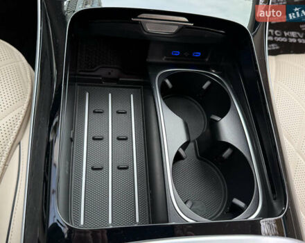 Черный Мерседес С Класс, объемом двигателя 3.98 л и пробегом 46 тыс. км за 178000 $, фото 97 на Automoto.ua