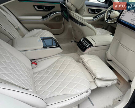 Черный Мерседес С Класс, объемом двигателя 3.98 л и пробегом 46 тыс. км за 178000 $, фото 75 на Automoto.ua