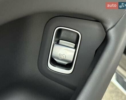 Чорний Мерседес С Клас, об'ємом двигуна 2.99 л та пробігом 17 тис. км за 180000 $, фото 54 на Automoto.ua