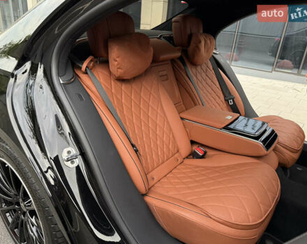 Чорний Мерседес С Клас, об'ємом двигуна 2.99 л та пробігом 17 тис. км за 180000 $, фото 49 на Automoto.ua