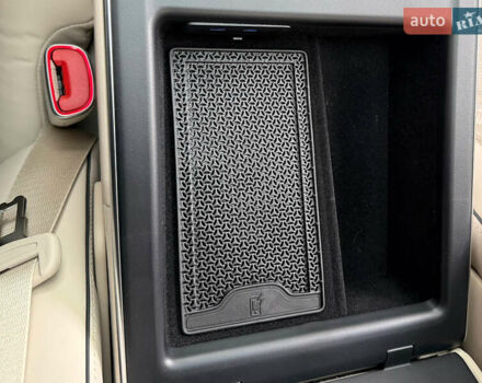 Черный Мерседес С Класс, объемом двигателя 3.98 л и пробегом 46 тыс. км за 178000 $, фото 74 на Automoto.ua