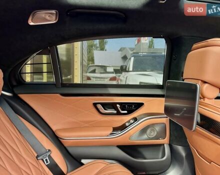 Черный Мерседес С Класс, объемом двигателя 3.98 л и пробегом 1 тыс. км за 330000 $, фото 39 на Automoto.ua