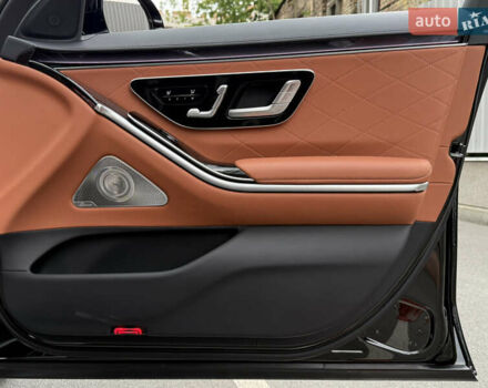 Чорний Мерседес С Клас, об'ємом двигуна 2.99 л та пробігом 17 тис. км за 180000 $, фото 57 на Automoto.ua