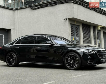 Чорний Мерседес С Клас, об'ємом двигуна 2.99 л та пробігом 17 тис. км за 180000 $, фото 11 на Automoto.ua