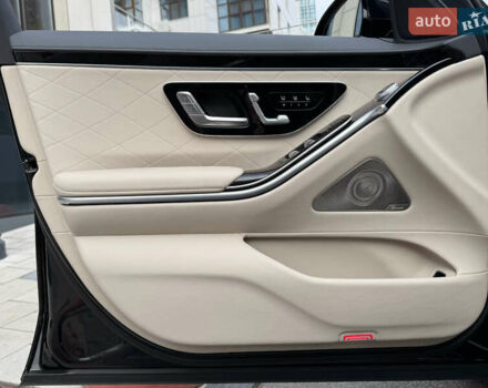 Черный Мерседес С Класс, объемом двигателя 3.98 л и пробегом 46 тыс. км за 178000 $, фото 52 на Automoto.ua