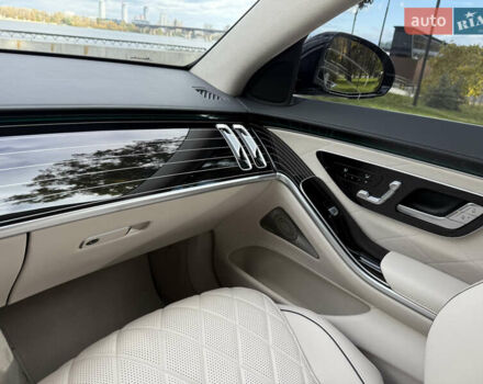 Чорний Мерседес С Клас, об'ємом двигуна 3.98 л та пробігом 13 тис. км за 223000 $, фото 7 на Automoto.ua