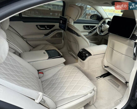 Чорний Мерседес С Клас, об'ємом двигуна 3.98 л та пробігом 13 тис. км за 223000 $, фото 6 на Automoto.ua