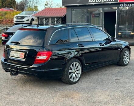 Черный Мерседес С Класс, объемом двигателя 2.2 л и пробегом 240 тыс. км за 10000 $, фото 5 на Automoto.ua