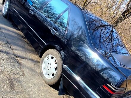 Черный Мерседес С Класс, объемом двигателя 3.2 л и пробегом 477 тыс. км за 3900 $, фото 1 на Automoto.ua