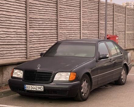 Черный Мерседес С Класс, объемом двигателя 4.2 л и пробегом 900 тыс. км за 2800 $, фото 1 на Automoto.ua