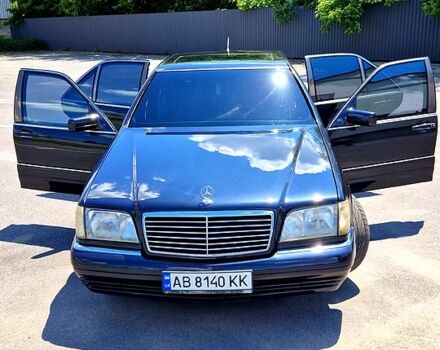 Черный Мерседес С Класс, объемом двигателя 4.2 л и пробегом 400 тыс. км за 7500 $, фото 1 на Automoto.ua