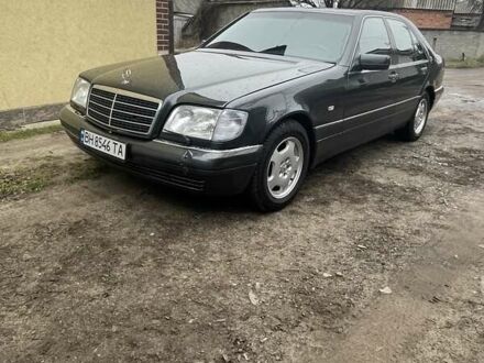 Черный Мерседес С Класс, объемом двигателя 3.2 л и пробегом 280 тыс. км за 8000 $, фото 1 на Automoto.ua