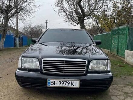 Черный Мерседес С Класс, объемом двигателя 3 л и пробегом 400 тыс. км за 5500 $, фото 1 на Automoto.ua