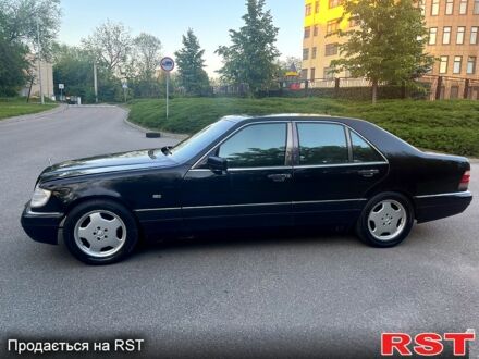 Черный Мерседес С Класс, объемом двигателя 3.2 л и пробегом 380 тыс. км за 3200 $, фото 1 на Automoto.ua