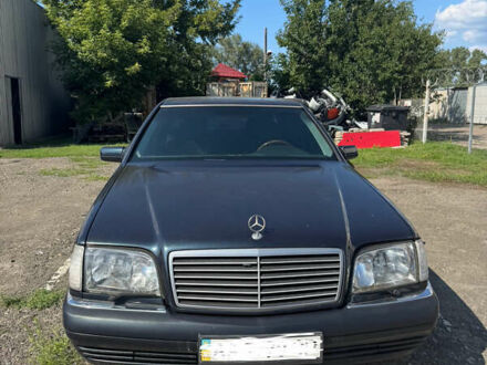 Черный Мерседес С Класс, объемом двигателя 5 л и пробегом 440 тыс. км за 8000 $, фото 1 на Automoto.ua