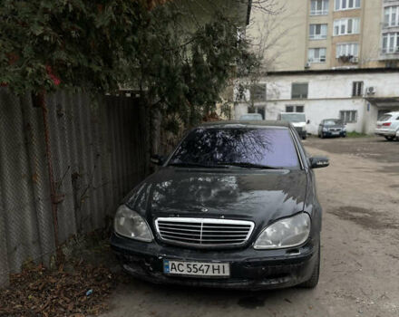 Черный Мерседес С Класс, объемом двигателя 4.27 л и пробегом 389 тыс. км за 4700 $, фото 1 на Automoto.ua