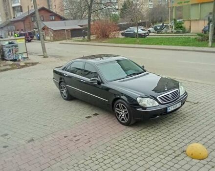 Черный Мерседес С Класс, объемом двигателя 5 л и пробегом 450 тыс. км за 5700 $, фото 1 на Automoto.ua