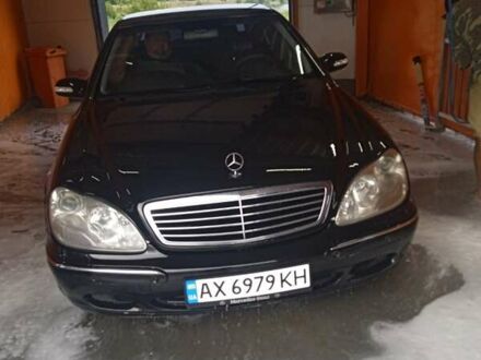 Чорний Мерседес С Клас, об'ємом двигуна 5 л та пробігом 440 тис. км за 6500 $, фото 1 на Automoto.ua