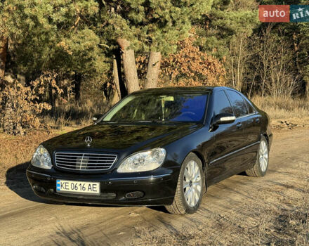 Черный Мерседес С Класс, объемом двигателя 3.2 л и пробегом 325 тыс. км за 7500 $, фото 1 на Automoto.ua