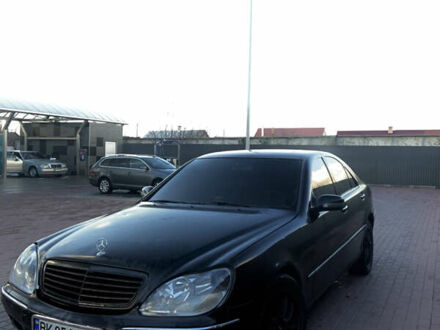 Черный Мерседес С Класс, объемом двигателя 3.2 л и пробегом 400 тыс. км за 4500 $, фото 1 на Automoto.ua