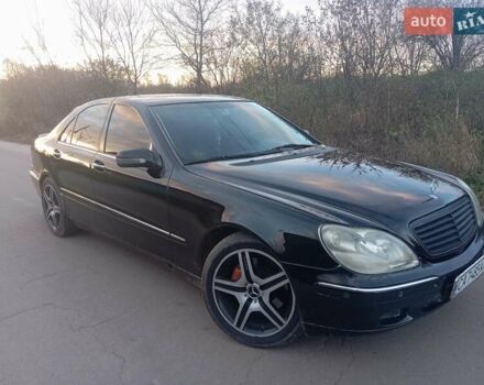 Черный Мерседес С Класс, объемом двигателя 4.97 л и пробегом 380 тыс. км за 5100 $, фото 1 на Automoto.ua