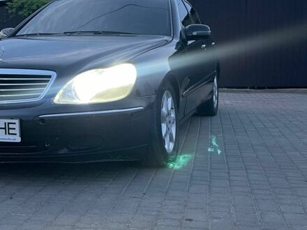 Чорний Мерседес С Клас, об'ємом двигуна 3.2 л та пробігом 375 тис. км за 4200 $, фото 1 на Automoto.ua