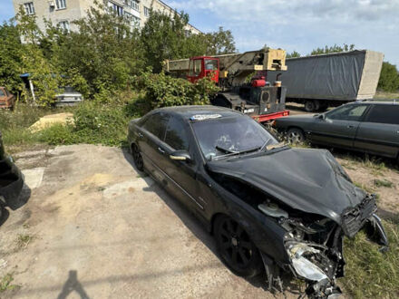 Мерседес С Класс 2001 в Коростене на Automoto.ua Черный Мерседес С Класс, объемом двигателя 5.44 л и пробегом 256 тыс. км за 3450 $, фото 1 на Automoto.ua