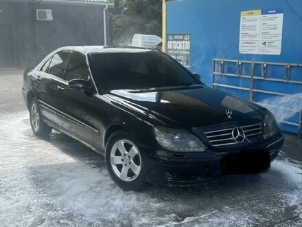 Черный Мерседес С Класс, объемом двигателя 0 л и пробегом 330 тыс. км за 2500 $, фото 1 на Automoto.ua