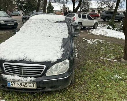 Чорний Мерседес С Клас, об'ємом двигуна 4 л та пробігом 300 тис. км за 3800 $, фото 1 на Automoto.ua