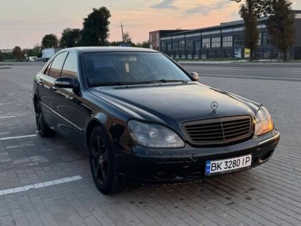 Чорний Мерседес С Клас, об'ємом двигуна 5 л та пробігом 500 тис. км за 3647 $, фото 1 на Automoto.ua