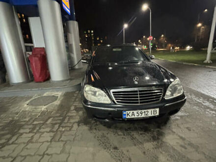 Чорний Мерседес С Клас, об'ємом двигуна 4 л та пробігом 370 тис. км за 4500 $, фото 1 на Automoto.ua