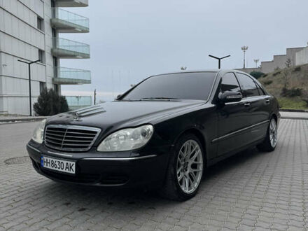 Черный Мерседес С Класс, объемом двигателя 4.3 л и пробегом 415 тыс. км за 6500 $, фото 1 на Automoto.ua