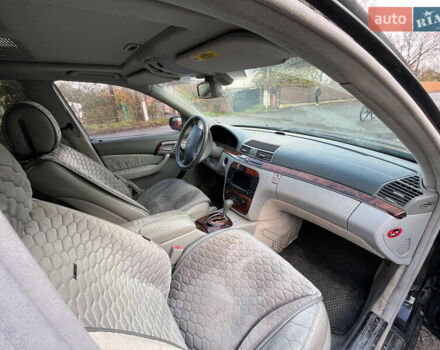 Черный Мерседес С Класс, объемом двигателя 3.7 л и пробегом 365 тыс. км за 5200 $, фото 1 на Automoto.ua