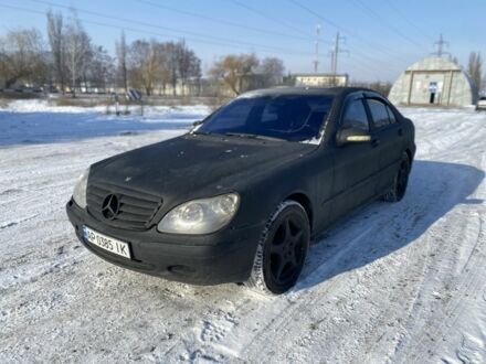 Черный Мерседес С Класс, объемом двигателя 4.3 л и пробегом 280 тыс. км за 2900 $, фото 1 на Automoto.ua