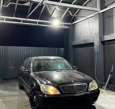 Чорний Мерседес С Клас, об'ємом двигуна 4.97 л та пробігом 350 тис. км за 3500 $, фото 1 на Automoto.ua