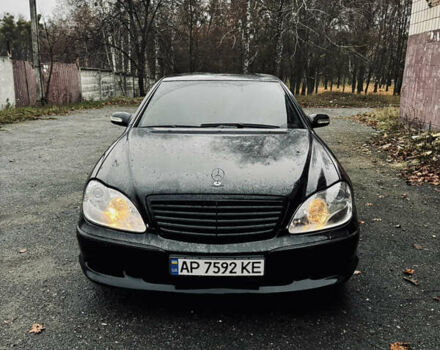 Черный Мерседес С Класс, объемом двигателя 4.97 л и пробегом 266 тыс. км за 9500 $, фото 1 на Automoto.ua