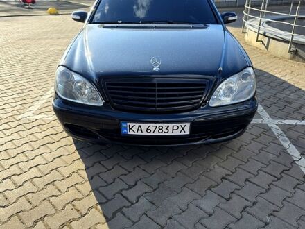 Черный Мерседес С Класс, объемом двигателя 4 л и пробегом 265 тыс. км за 10000 $, фото 1 на Automoto.ua