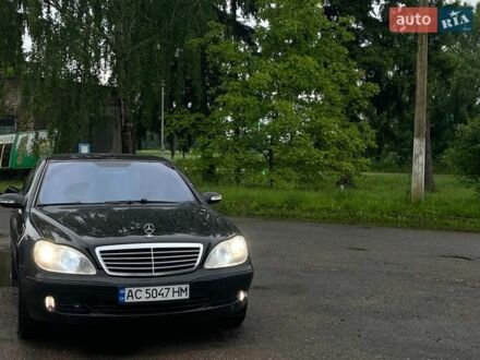 Чорний Мерседес С Клас, об'ємом двигуна 4.3 л та пробігом 390 тис. км за 4750 $, фото 1 на Automoto.ua