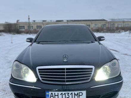 Черный Мерседес С Класс, объемом двигателя 4 л и пробегом 375 тыс. км за 9000 $, фото 1 на Automoto.ua