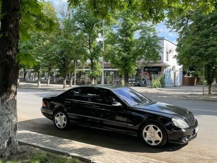Чорний Мерседес С Клас, об'ємом двигуна 5.5 л та пробігом 184 тис. км за 18000 $, фото 1 на Automoto.ua