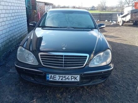 Черный Мерседес С Класс, объемом двигателя 4.97 л и пробегом 365 тыс. км за 5500 $, фото 1 на Automoto.ua